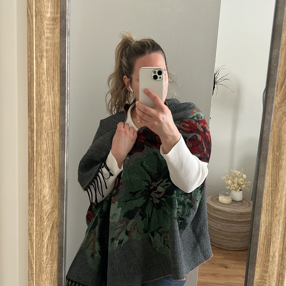 Reversible Knit Floral Scarf/Wrap